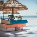 Idealne książki na wakacje. Zanurz się w fascynującym świecie literatury